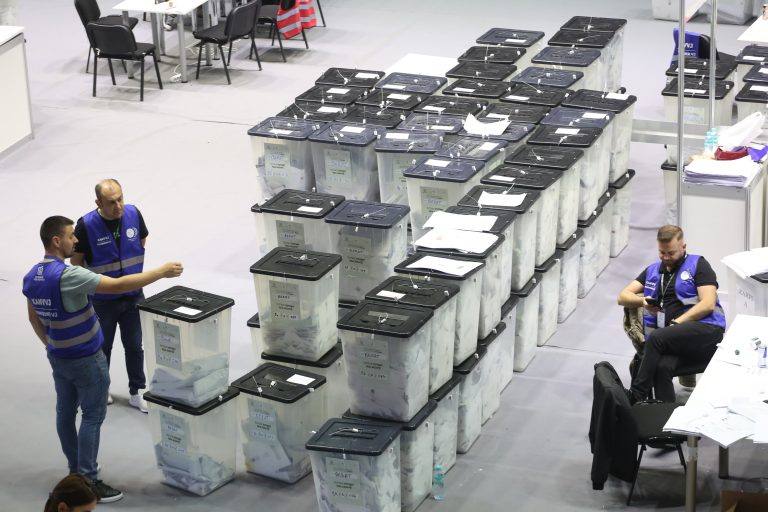 Mbyllet përfundimisht numërimi i votave, 140 deputetët që do futen në Kuvend